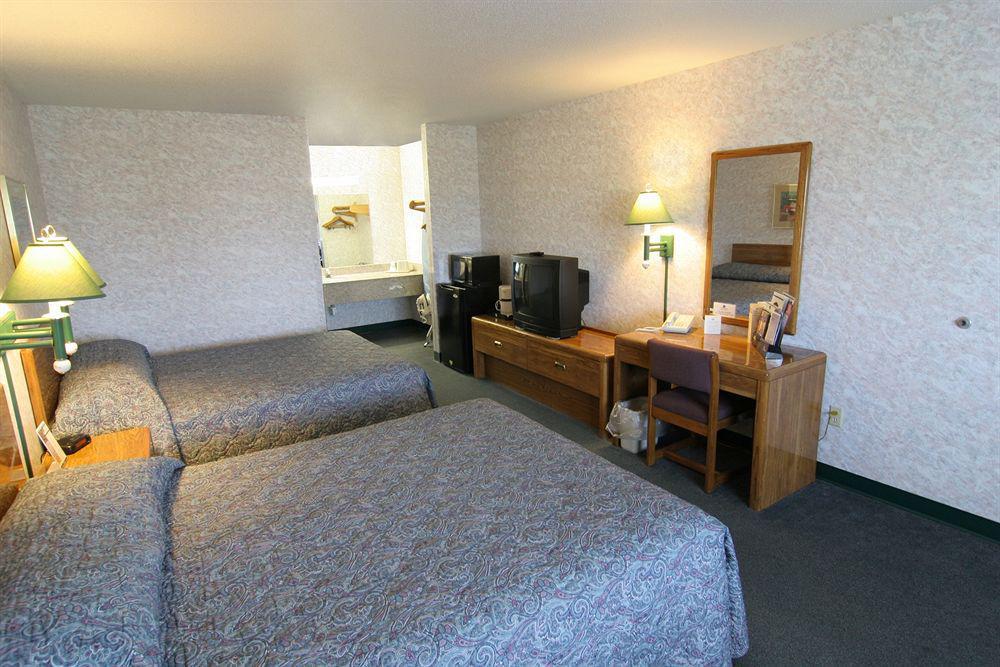 Magnuson Hotel Howell/Brighton Rum bild